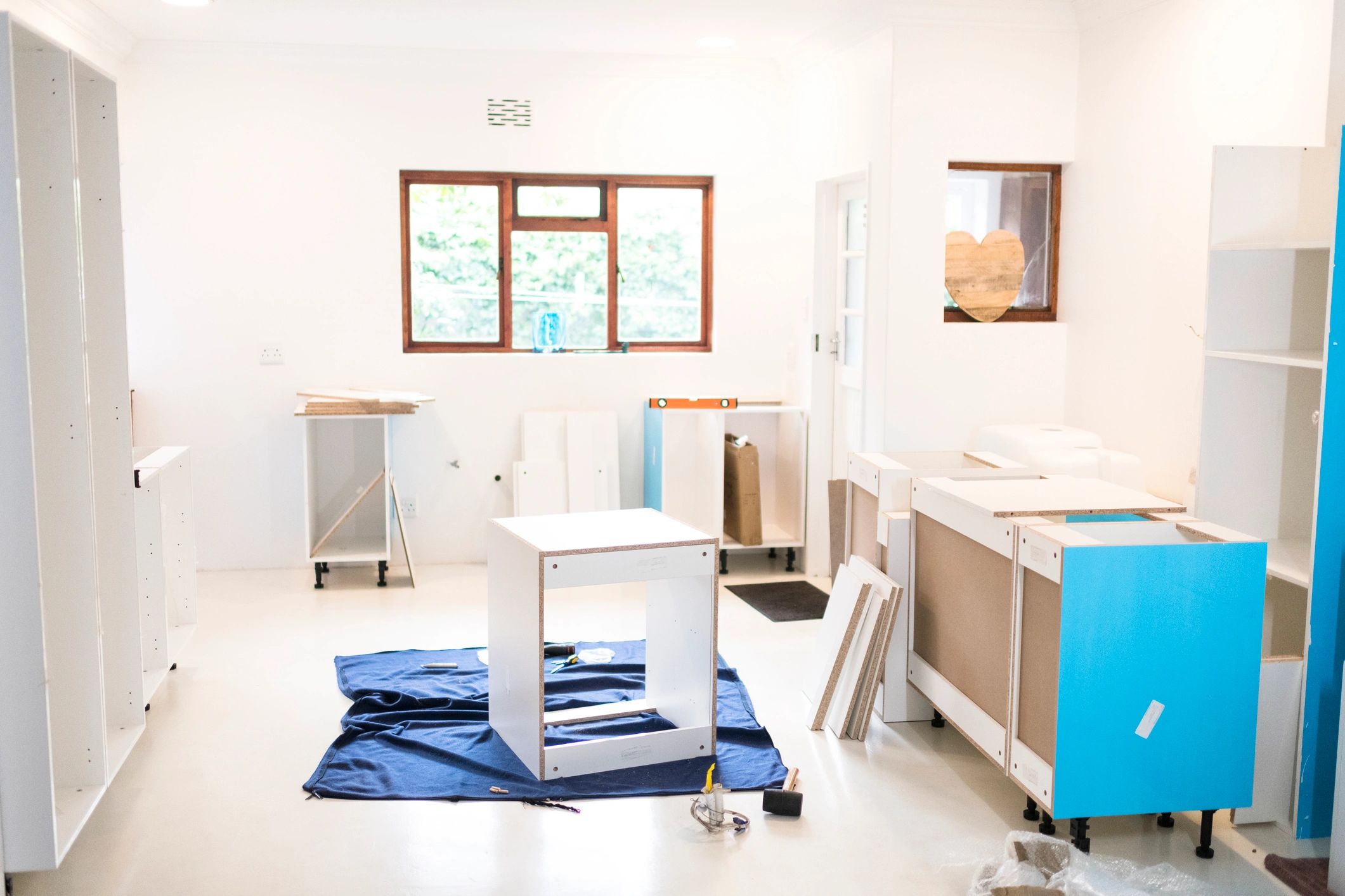 Kitchen cabinet installation for residential carpentry projects
